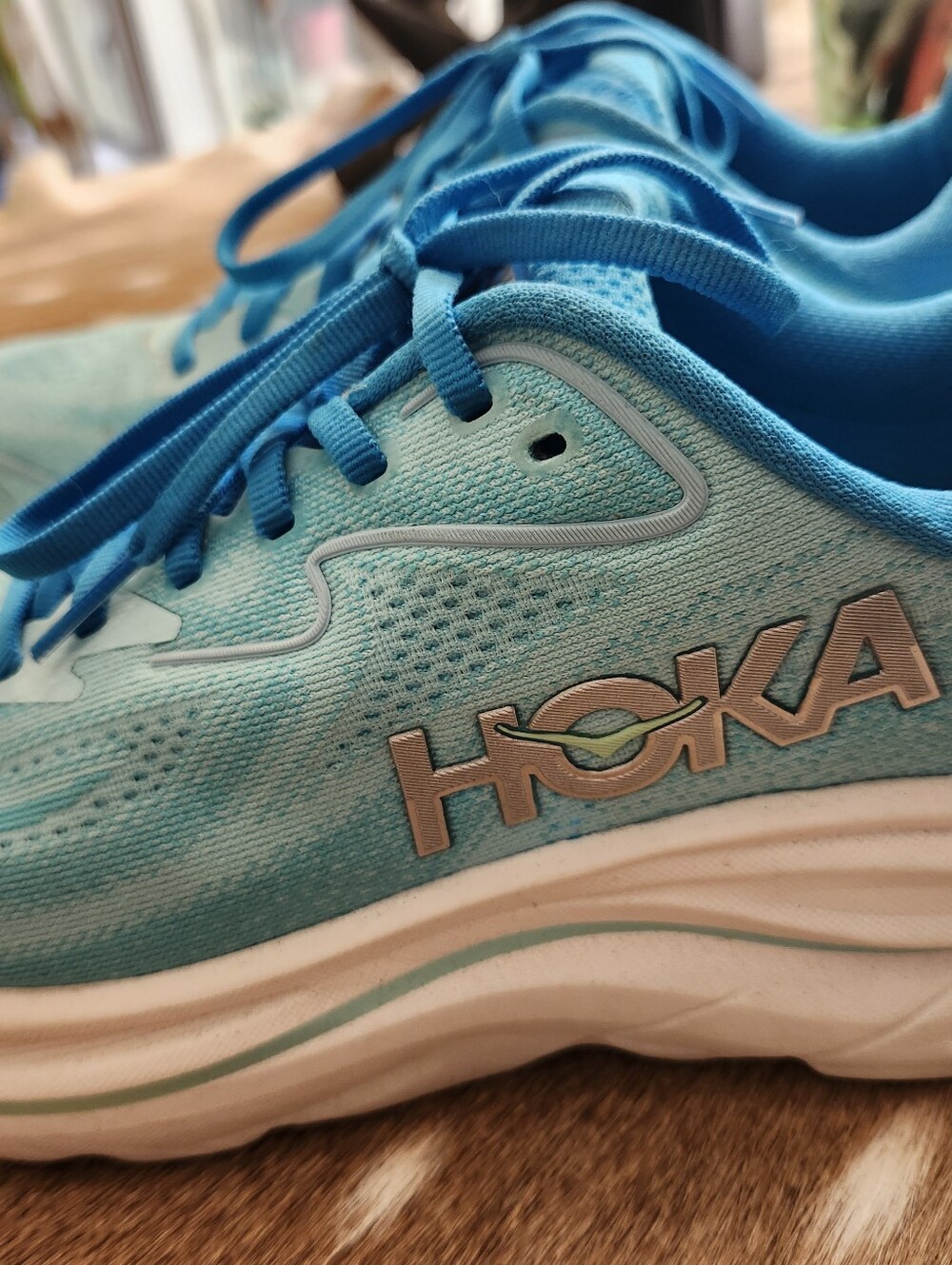 Hoka Clifton 10 Turquoise and White Shoe 7.5 - Picture 2 of 6